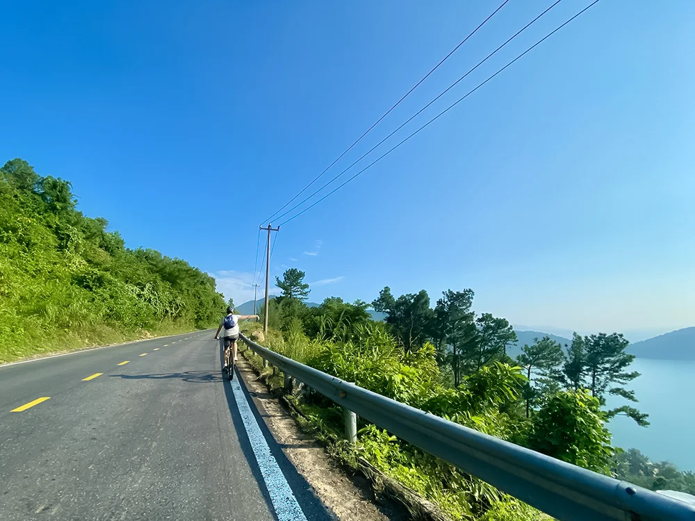 Hai Van Pass Cycling Tour